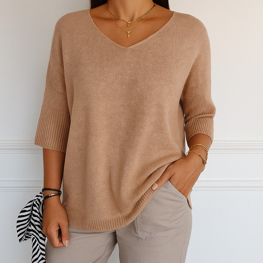 Aveline | Women sweater with V neck and short sleeves design