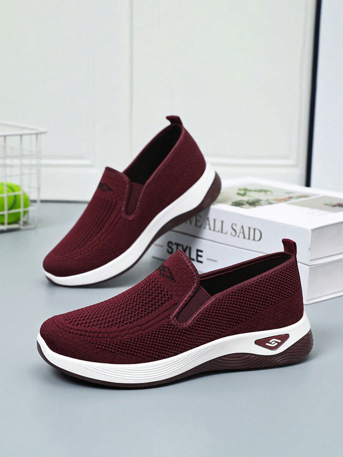 Winslow | Women’s casual slip on walking shoes