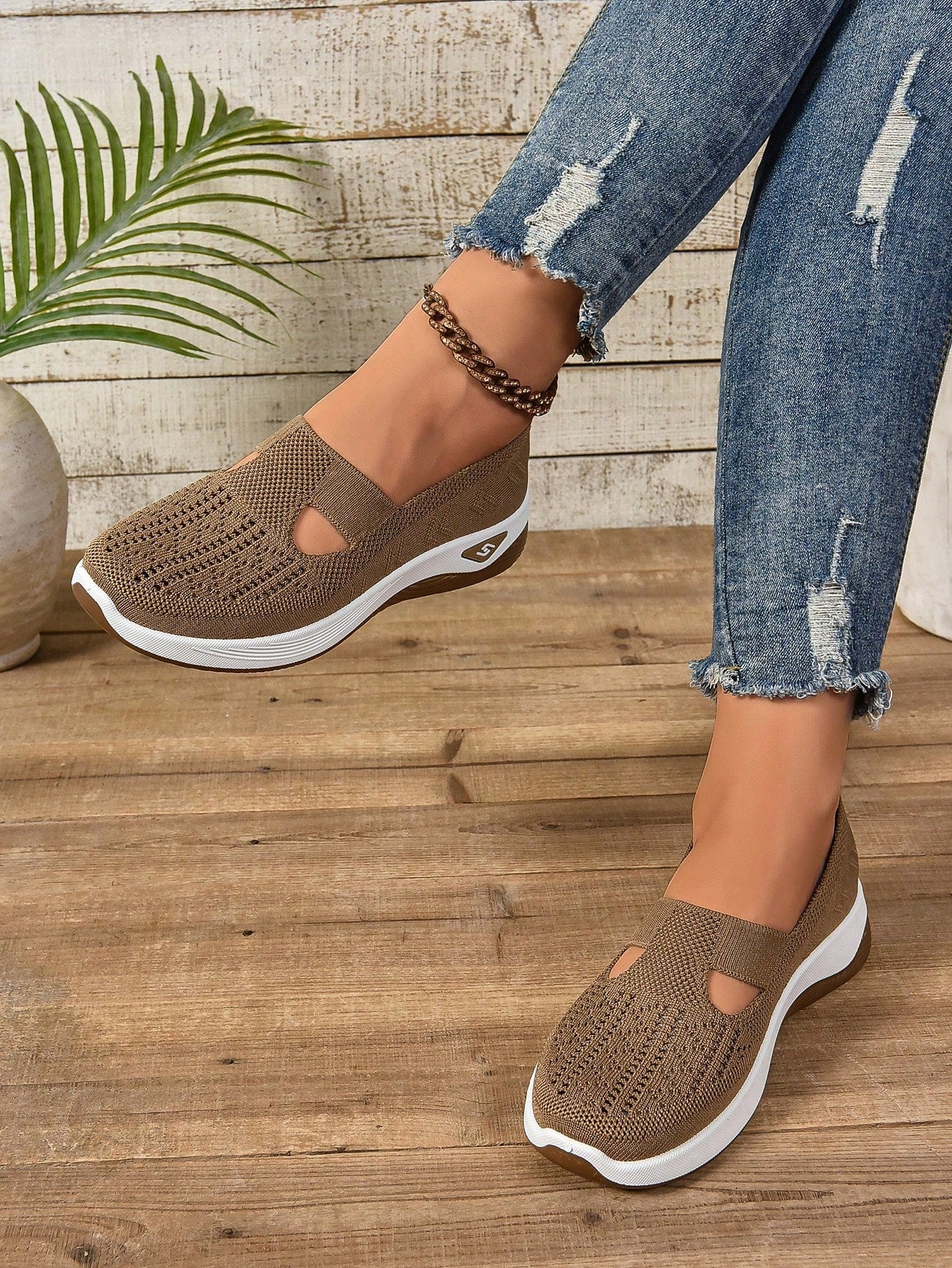 Winslow | Women’s casual slip on walking shoes