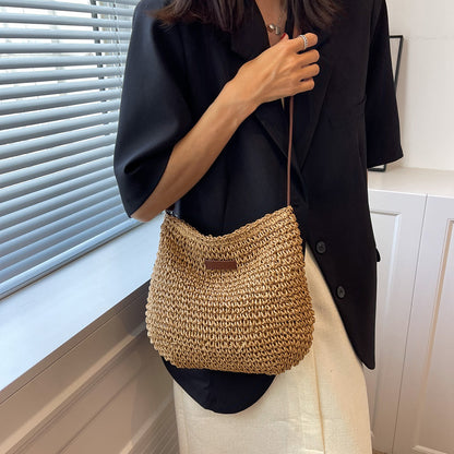 Alina | Women shoulder bag with woven texture and long strap