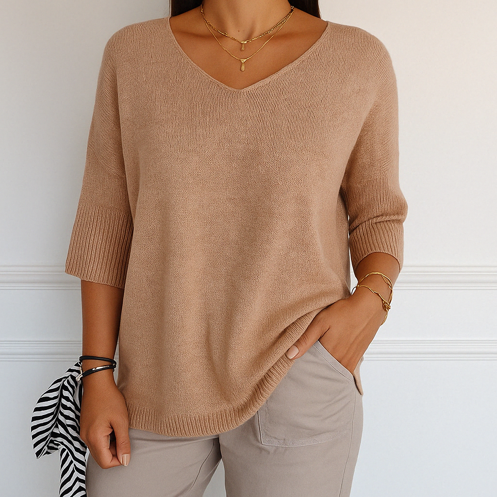 Aveline | Women sweater with V neck and short sleeves design