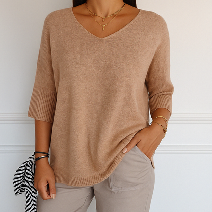 Aveline | Women sweater with V neck and short sleeves design