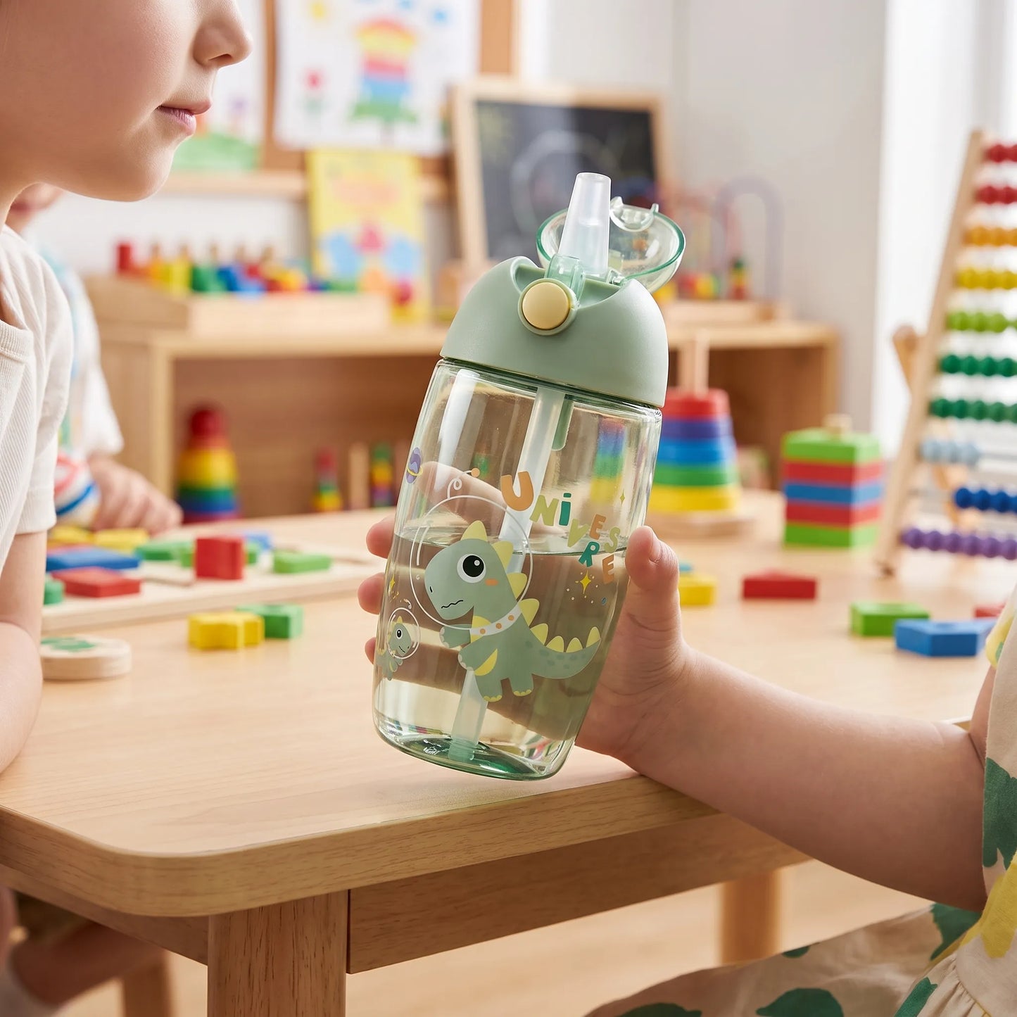 Everett | Kids Water Bottle with Dinosaur Design