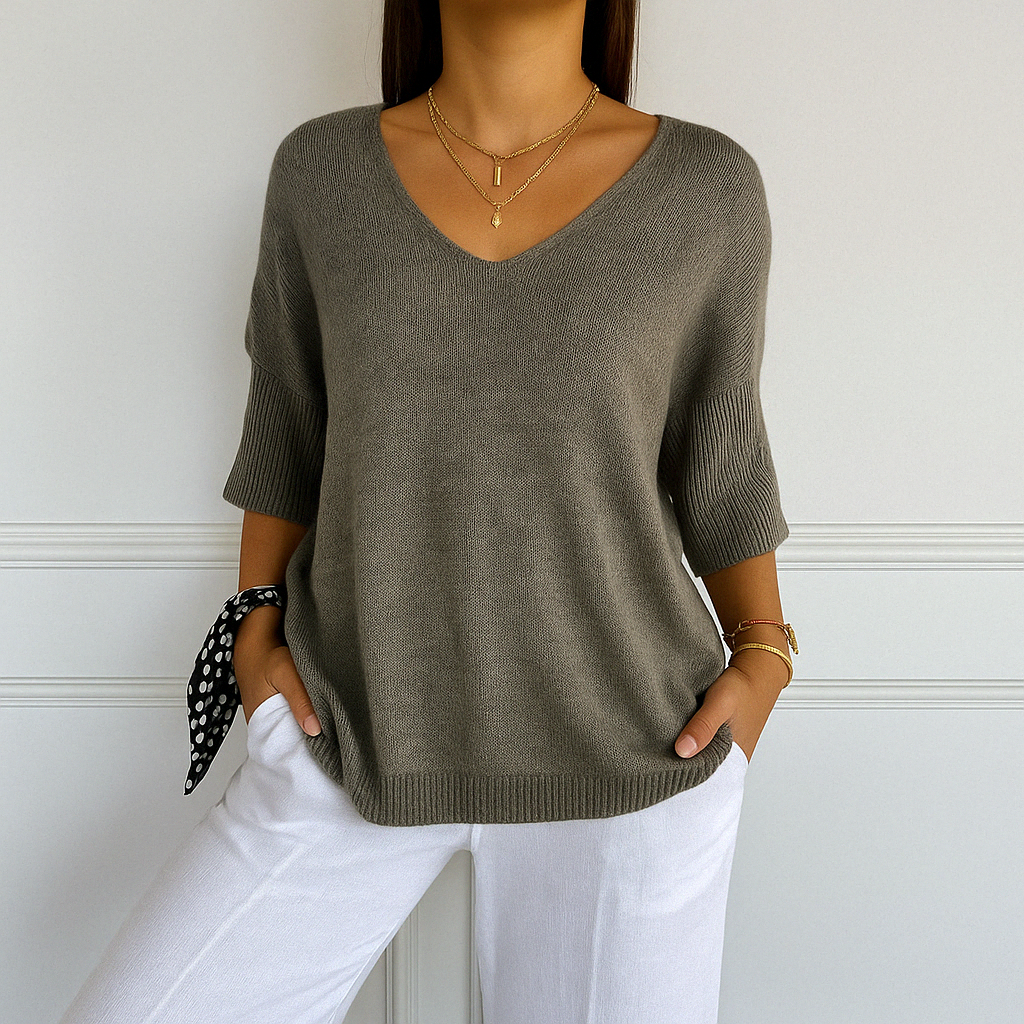 Aveline | Women sweater with V neck and short sleeves design