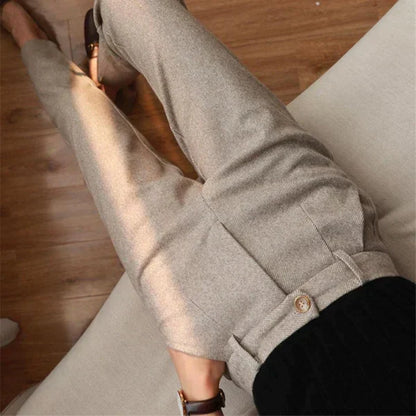 Elias | Tailored Trousers with Belt Loops and Button Closure