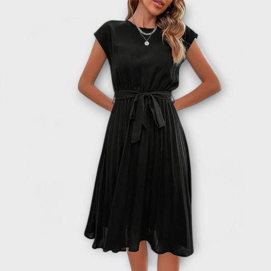 Lucy | Casual pleated midi dress with tie waist