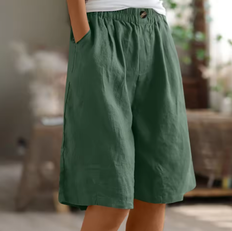 Natalie | Comfort shorts with elastic waistband pockets