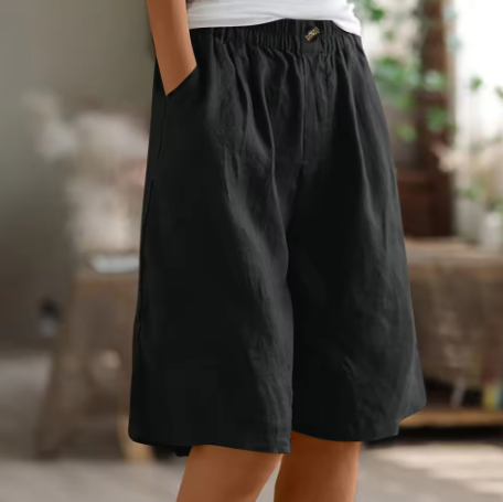 Natalie | Comfort shorts with elastic waistband pockets