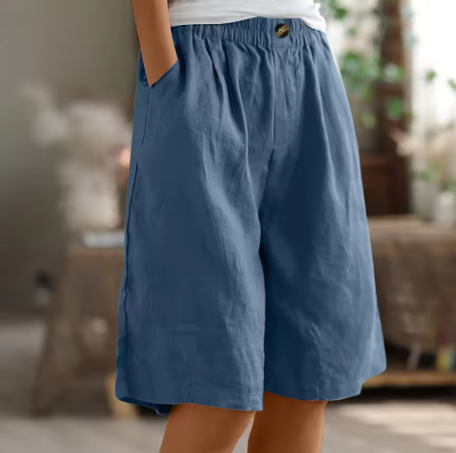 Natalie | Comfort shorts with elastic waistband pockets