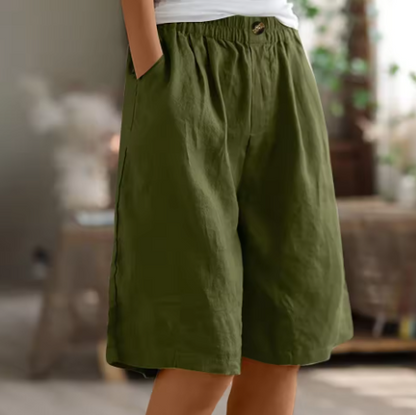 Natalie | Comfort shorts with elastic waistband pockets