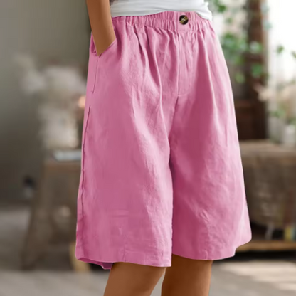 Natalie | Comfort shorts with elastic waistband pockets
