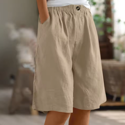 Natalie | Comfort shorts with elastic waistband pockets