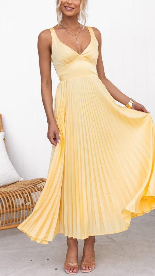 Brooklyn | Elegant pleated dress with V neck silhouette