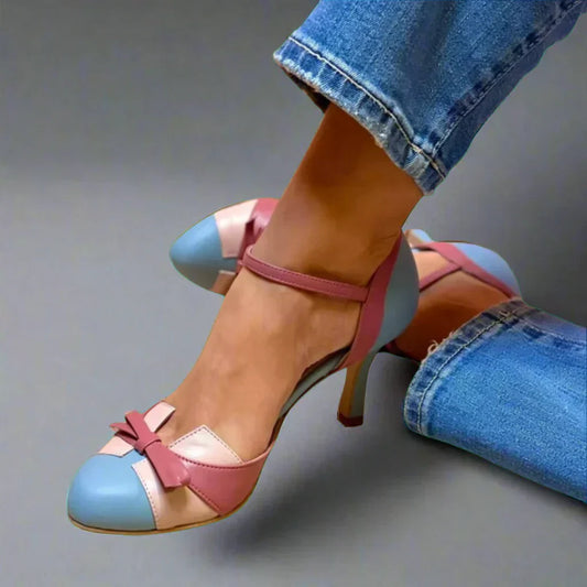 Carmen | Women pumps with bow detail and ankle strap design