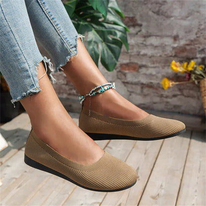 Xiomara | Women’s Round-Toe Ballet Flats with Soft Interior | Plush