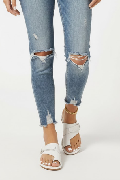 Mira | Women sandals with buckle strap and flat sole