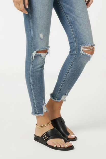 Mira | Women sandals with buckle strap and flat sole