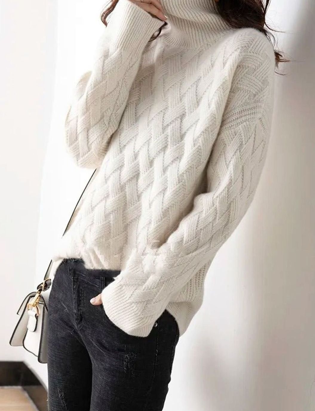 Elizabeth | Women's Oversized Cable Knit Turtleneck Sweater with Cashmere